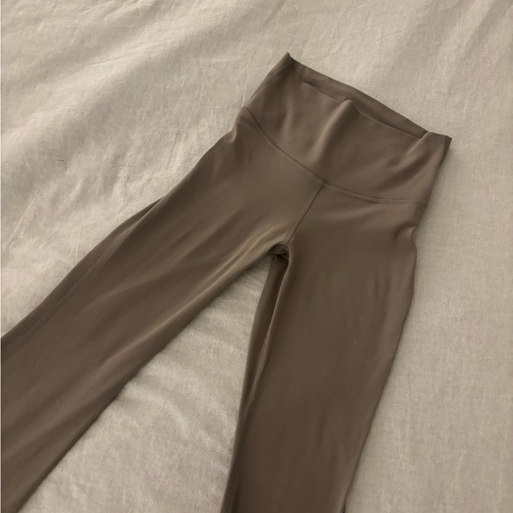Aritzia TNAction High-Waist Flare Leggings in Taupe - Picture 2 of 5